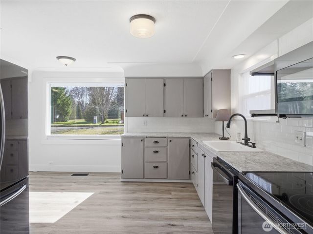 2016 Dickinson Avenue NW, Olympia, WA 98502