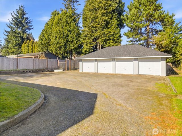 2016 Dickinson Avenue NW, Olympia, WA 98502