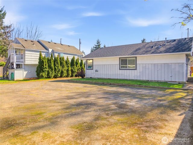 2016 Dickinson Avenue NW, Olympia, WA 98502