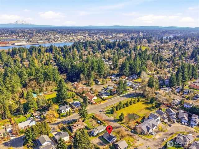 2016 Dickinson Avenue NW, Olympia, WA 98502