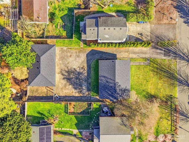 2016 Dickinson Avenue NW, Olympia, WA 98502