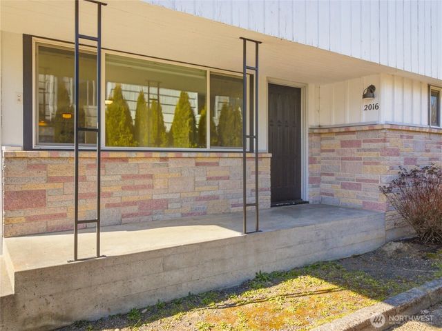 2016 Dickinson Avenue NW, Olympia, WA 98502