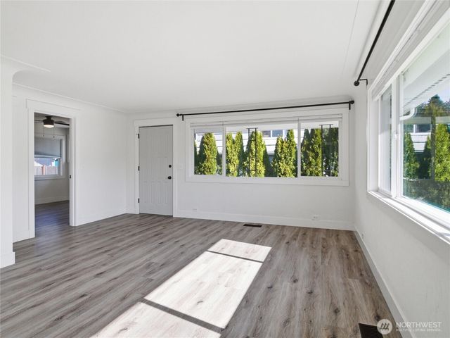 2016 Dickinson Avenue NW, Olympia, WA 98502