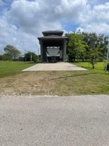 971 E Verdie Drive, Crystal Beach, TX 77650