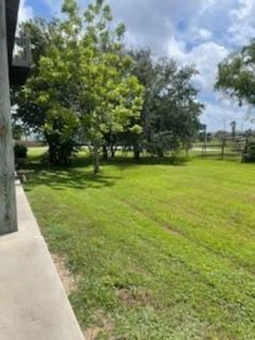 971 E Verdie Drive, Crystal Beach, TX 77650