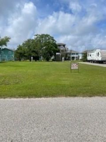 971 E Verdie Drive, Crystal Beach, TX 77650