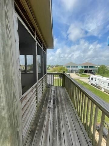 971 E Verdie Drive, Crystal Beach, TX 77650