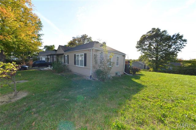 6127 Shillington Drive, St Louis, MO 63134