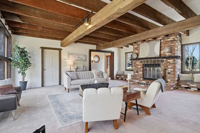 75 Pine St, South Hadley, MA 01075