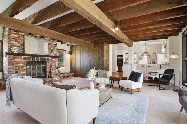 75 Pine St, South Hadley, MA 01075