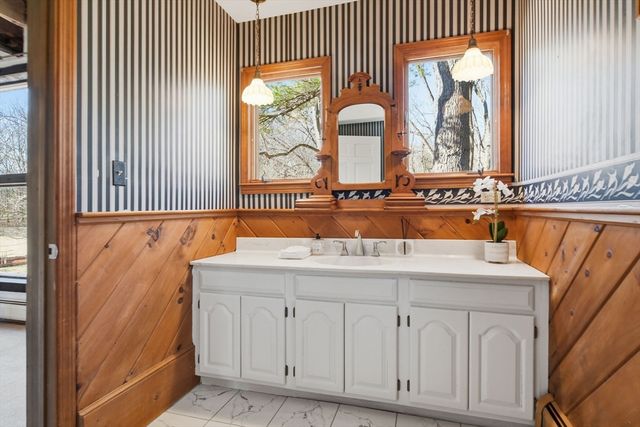 75 Pine St, South Hadley, MA 01075