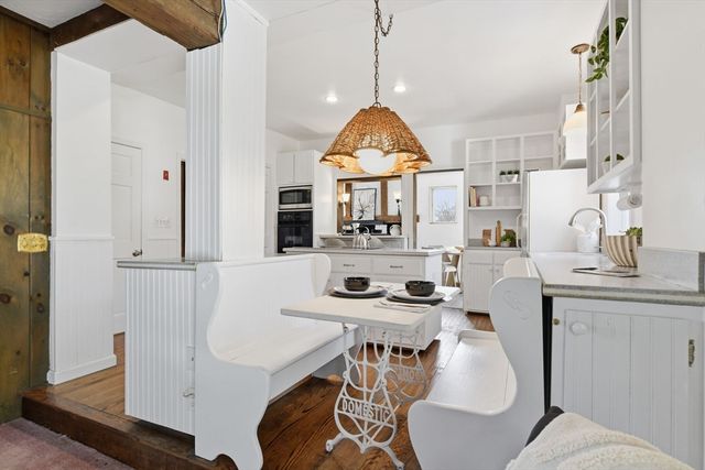 75 Pine St, South Hadley, MA 01075