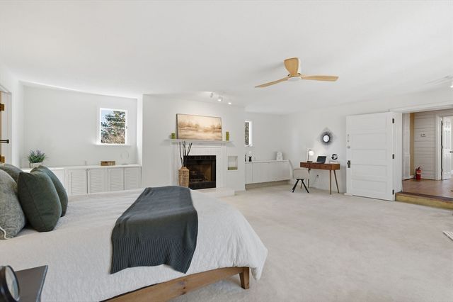 75 Pine St, South Hadley, MA 01075