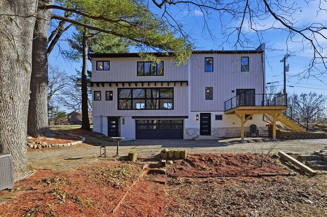 75 Pine St, South Hadley, MA 01075