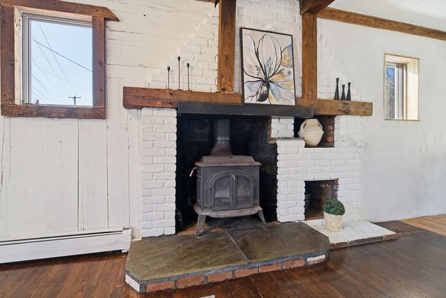 75 Pine St, South Hadley, MA 01075