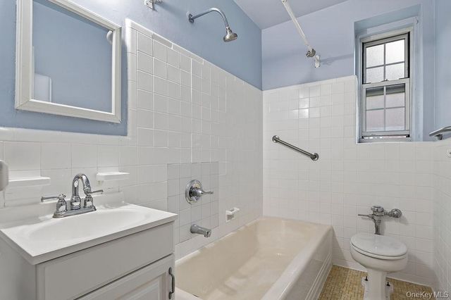 74 Pinewood Road 1F, Hartsdale, NY 10530