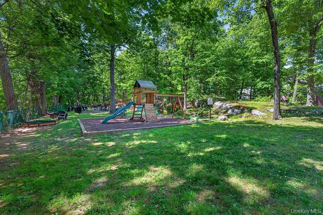 74 Pinewood Road 1F, Hartsdale, NY 10530