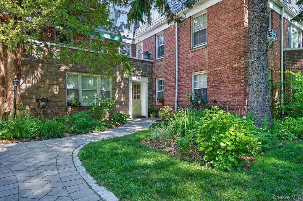 74 Pinewood Road 1F, Hartsdale, NY 10530