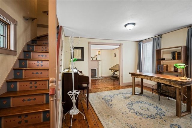 11 Cedar St, Westborough, MA 01581