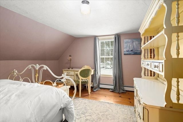 11 Cedar St, Westborough, MA 01581