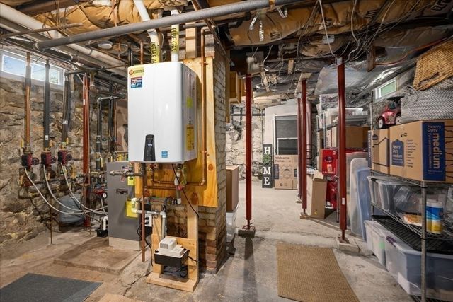 11 Cedar St, Westborough, MA 01581