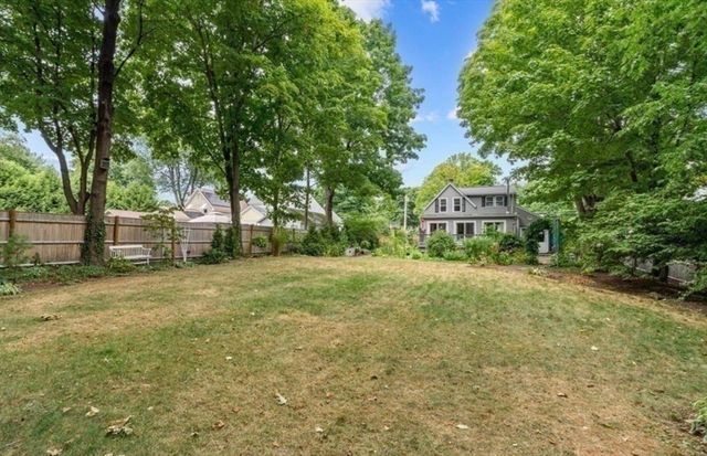 11 Cedar St, Westborough, MA 01581