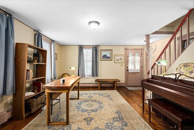 11 Cedar St, Westborough, MA 01581