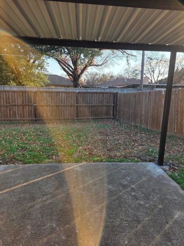 9638 Briggs Street, Dallas, TX 75227