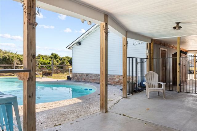 3701 Waldron, Corpus Christi, TX 78418