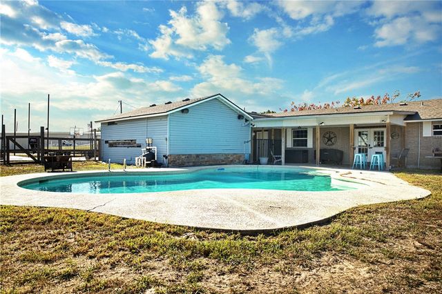 3701 Waldron, Corpus Christi, TX 78418