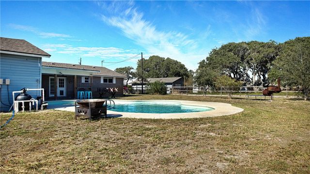 3701 Waldron, Corpus Christi, TX 78418