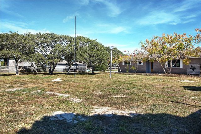 3701 Waldron, Corpus Christi, TX 78418