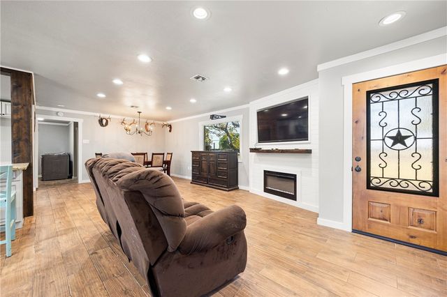 3701 Waldron, Corpus Christi, TX 78418