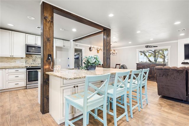 3701 Waldron, Corpus Christi, TX 78418