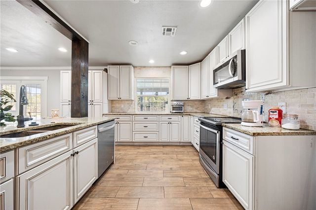 3701 Waldron, Corpus Christi, TX 78418