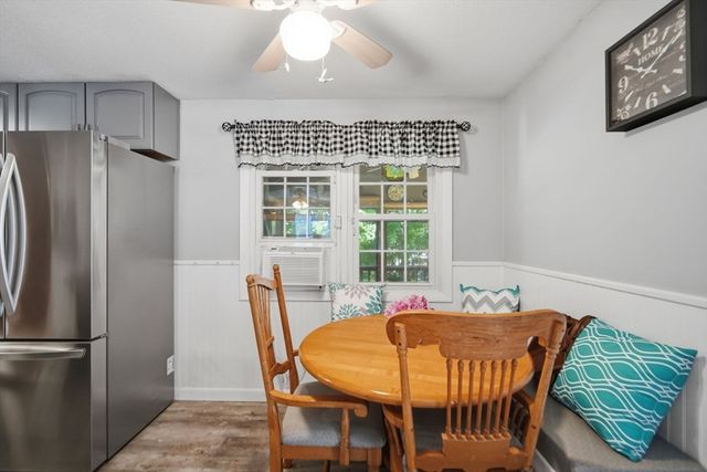 227 Acrebrook Dr, Northampton, MA 01062