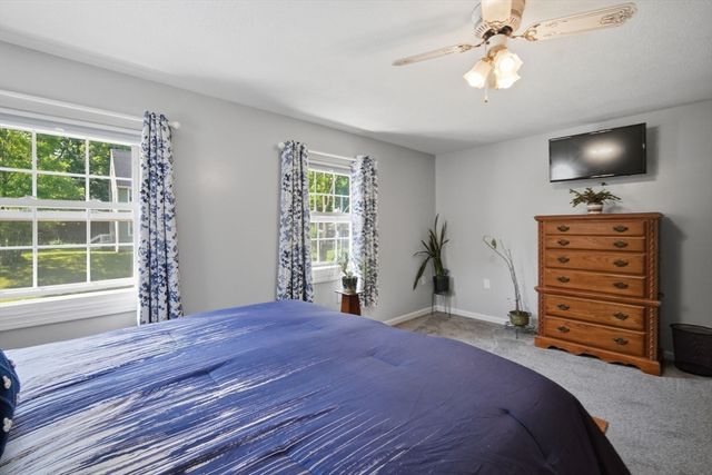 227 Acrebrook Dr, Northampton, MA 01062