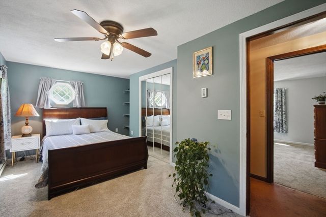 227 Acrebrook Dr, Northampton, MA 01062