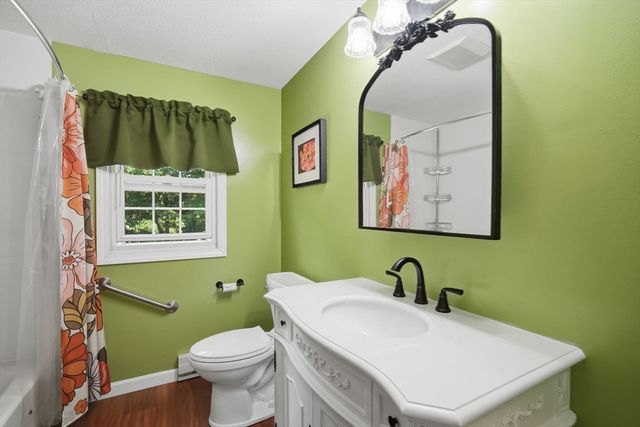 227 Acrebrook Dr, Northampton, MA 01062