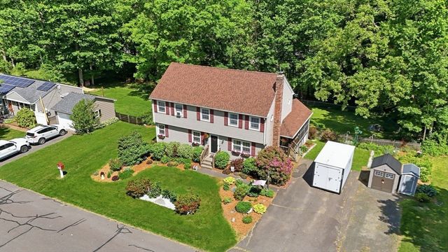 227 Acrebrook Dr, Northampton, MA 01062