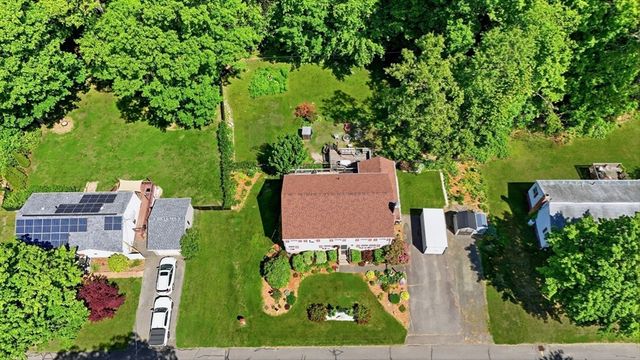 227 Acrebrook Dr, Northampton, MA 01062