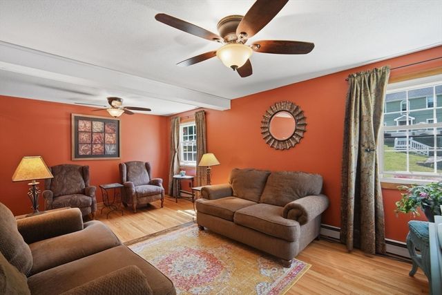 227 Acrebrook Dr, Northampton, MA 01062
