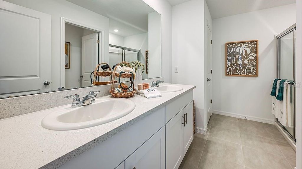 Image 20 of property listing at 7408 SANDSTONE DRIVE, Groveland, FL 34736