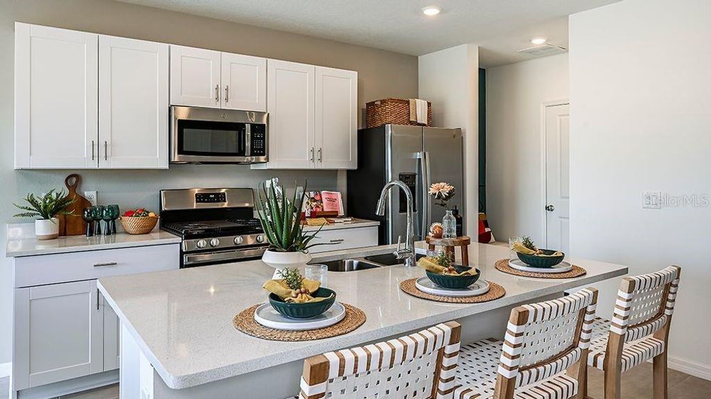 Image 8 of property listing at 7408 SANDSTONE DRIVE, Groveland, FL 34736