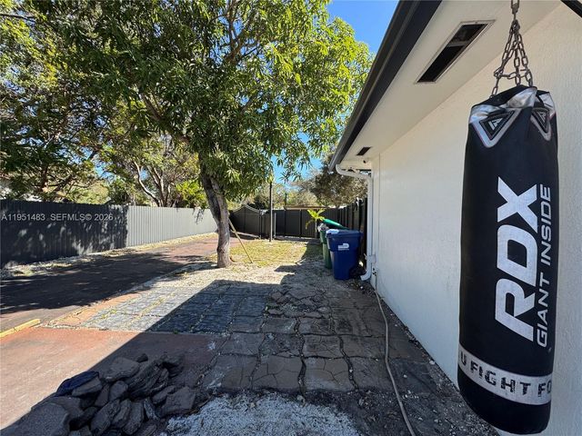 10502 SW 77th Ct 10502, Pinecrest, FL 33156