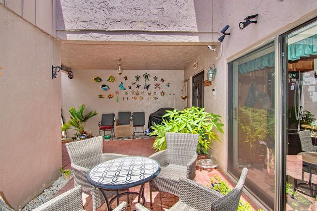 6640 Thornhill Court, Boca Raton, FL 33433