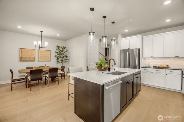 446 222nd Place SE, Sammamish, WA 98074