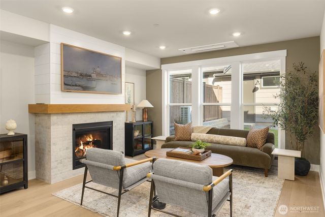 446 222nd Place SE, Sammamish, WA 98074
