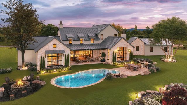 913 The Trails PKWY, Horseshoe Bay, TX 78657