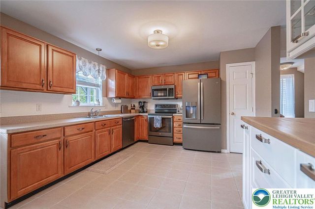 1028 Hogan Way, Allen Twp, PA 18067